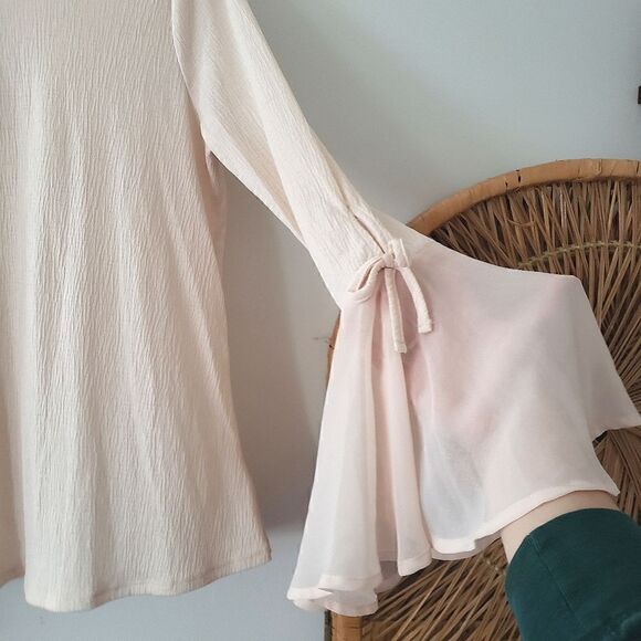 LC Lauren Conrad Bell Sleeve Blouse Pink S - Picture 3 of 7